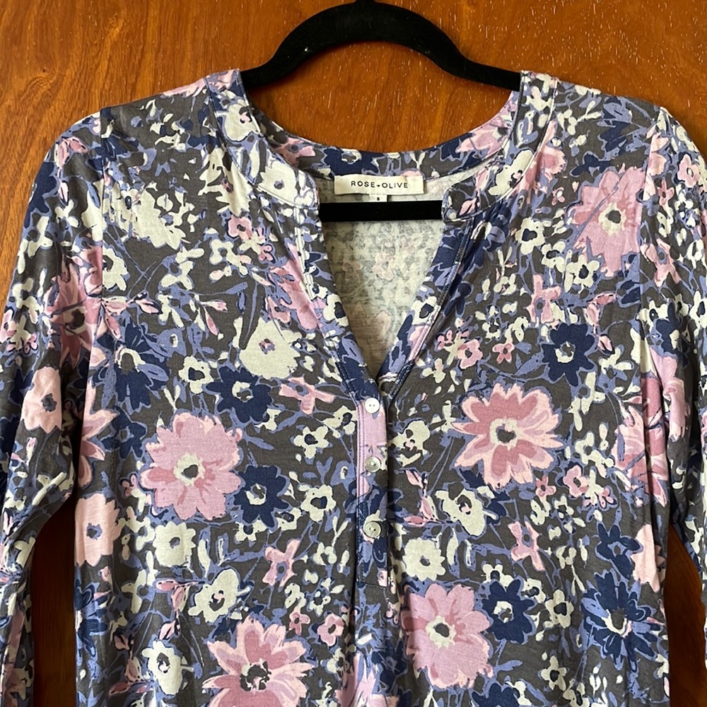 Rose & Olive top NWOT